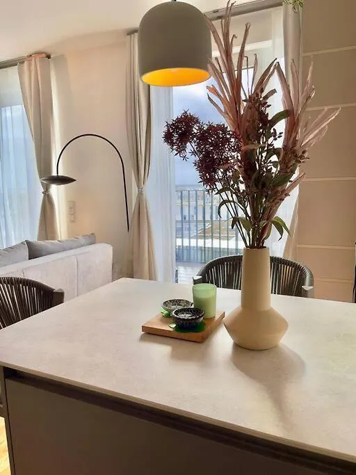 Rooftop Apartment,Business Trip,Fast Internet Schoenefeld 0*,